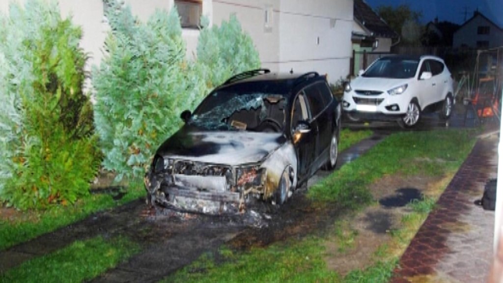 Zhorené auto_Gabčíkovo_podpálenie